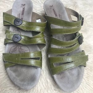 Beautiful Romika lime green sandals. Size 10